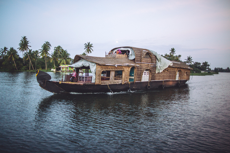 Kerela backwaters tour houseboat alaphuzza