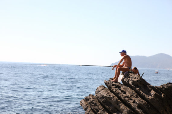 Cinque Terre Italy : Fisherman