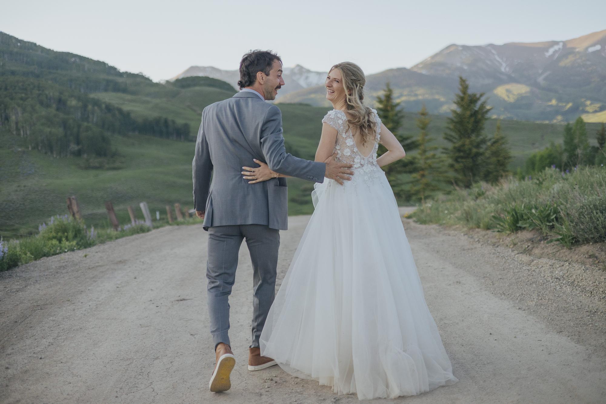 photojournalism of wedding in crested butte