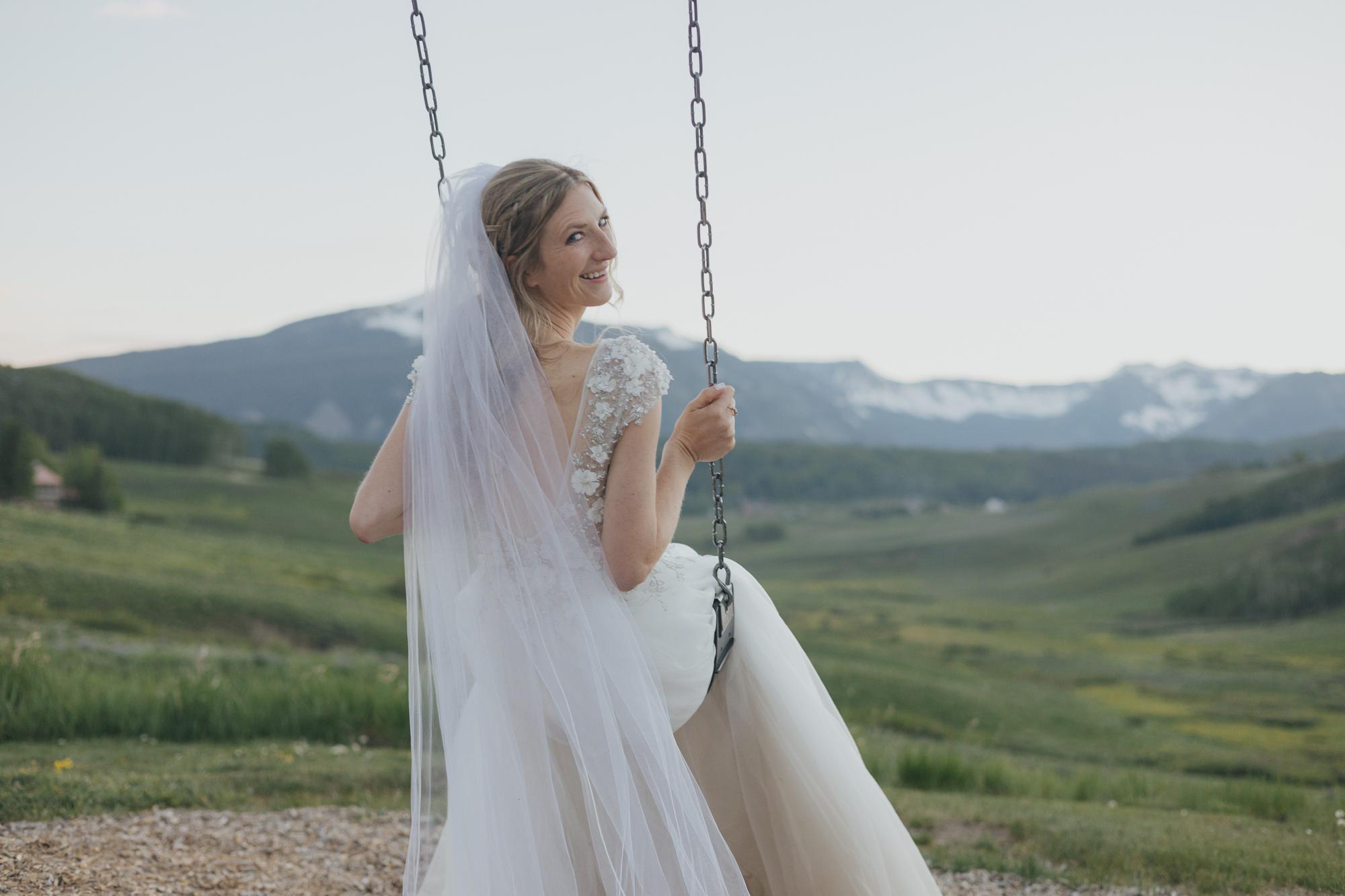 bridal portraits wedding in crested butte